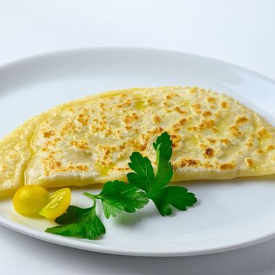 Янтык с моцареллой и зеленью в Чебуречная Крым по цене 300 ₽