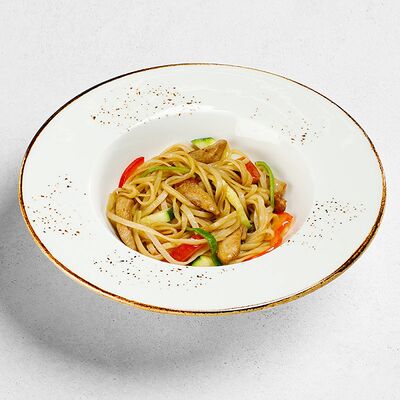 Удон с курицей в соусе терияки в Пиццафабрика по цене 380 ₽