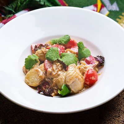 Филе индейки с овощами в сливочном соусе в Кафе кавказской кухни Хурма по цене 370 ₽