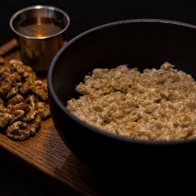  Каша геркулесовая мед и орехи в КоФеМан по цене 470 ₽