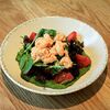 Салат с креветками и авокадо в DVOR гриль-бистро по цене 820
