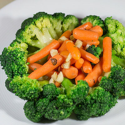 Брокколи с молодой морковью и чесночком в Il Mio по цене 400 ₽