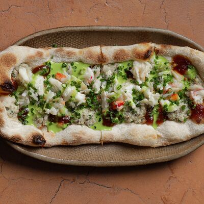 Лепешка с крабом, рикоттой и томатным джемом в Maya по цене 1890 ₽