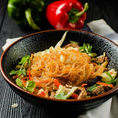 Рисовая лапша Пад Тай с говядиной и креветками в Маймун по цене 690