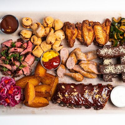 Мясной сет в Harats pub по цене 2700 ₽