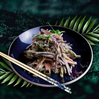 Салат Говядина с огурцом в LAOBAN по цене 1030 ₽