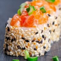 Острый лосось в SushiDays