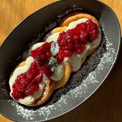 Панкейки с вишневым конфи в Кофейня Любимая Сова по цене 470 ₽