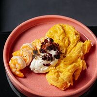 Скрэмбл с креветками и сливочным сыром в Inside