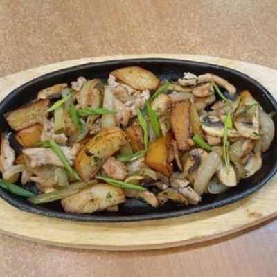 Скоблянка из свинины в Матрёшка по цене 455 ₽