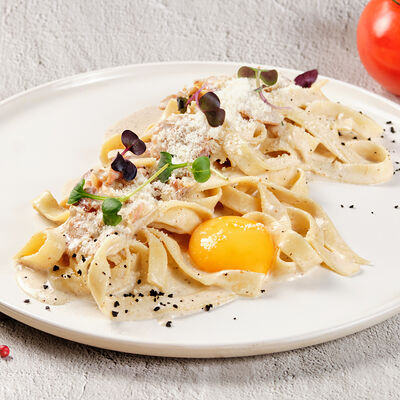 Паста Феттуччине Карбонара в Bon Bon по цене 520 ₽