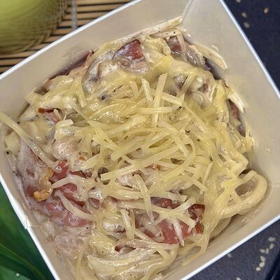 Вок Сливочный с беконом в Суши Max по цене 469 ₽