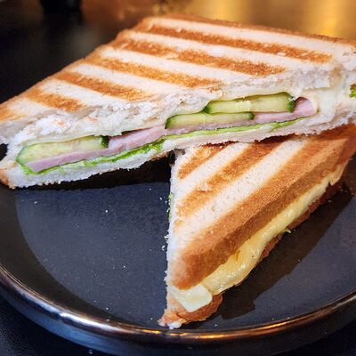 Сэндвич Ветчина и сыр в Кофточка по цене 380 ₽