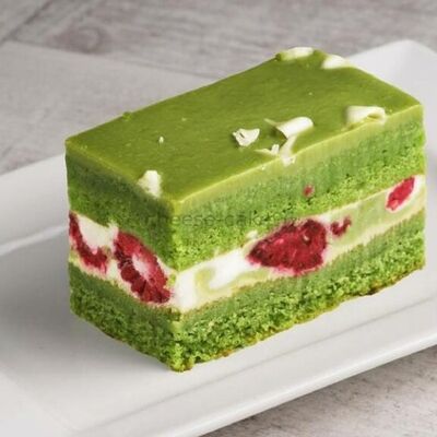 Пирожное Фисташковое с малиной в Кахетия по цене 600 ₽