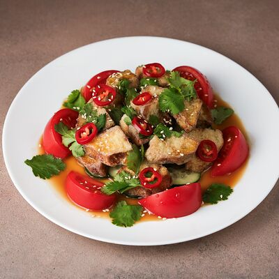 Салат с тёплыми баклажанами в VASILCHUKI Chaihona №1 по цене 550 ₽