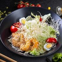 Салат Цезарь с креветками в SAKURA SUSHI PREMIUM