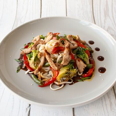 Вок со свининой в соусе терияки в Гудди по цене 390 ₽