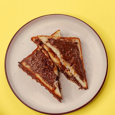 Бриошь шоколадный банан в Mornis Корейская кухня по цене 525 ₽