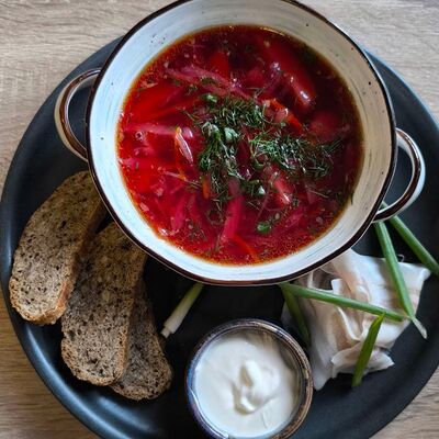 Борщ в Жуир по цене 560 ₽