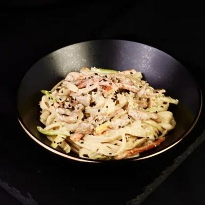 WOK Удон с курицей в Suhoedov по цене 790 ₽