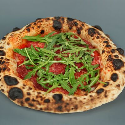 Салями и руккола в Napoli Italian bistro по цене 670 ₽