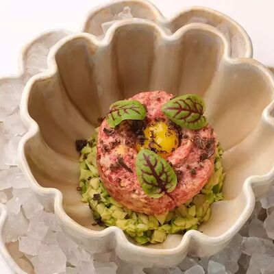 Тартар Говядина Гюнику в Tao Sushi Lab по цене 1150 ₽