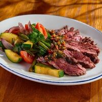 Стейк-салат с мачете в BBQ Beer Restaurant