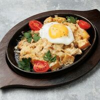Альпийская сковородка с куриным филе в Максимилианс