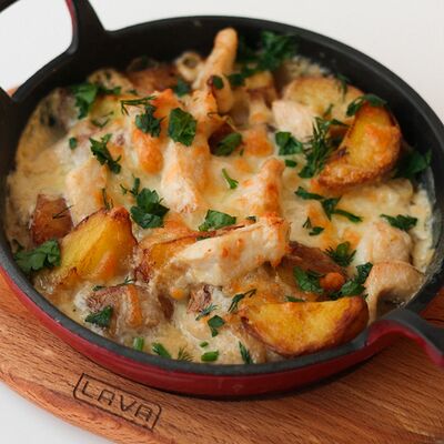 Скоблянка с курицейв Блиныпицца по цене 590 ₽