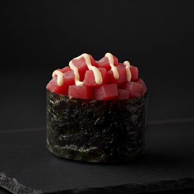 Гункан Спайси-Тунец в ОЛИО пицца и суши по цене 200 ₽