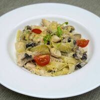 Феттуччине с курицей и грибами в Teppanyaki