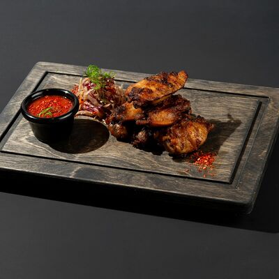 Копчёные куриные крылья в Вечно Молодой по цене 560 ₽