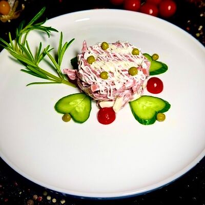 Салат Виктория в Кафе Халяль по цене 380 ₽