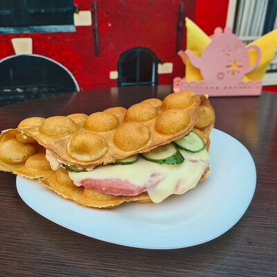 Гонконгская вафля с ветчиной и сыром в Lekker по цене 260 ₽
