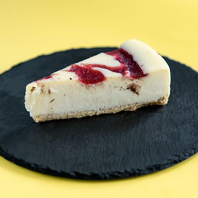 Чизкейк Нью-Йорк с клубникой в ProKioski по цене 229 ₽