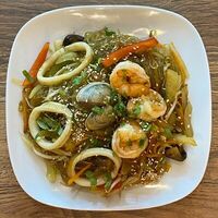 Сао с морепродуктами в An Viet