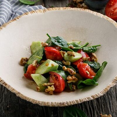 Овощной салат с кахетинским маслом в Маймун по цене 360