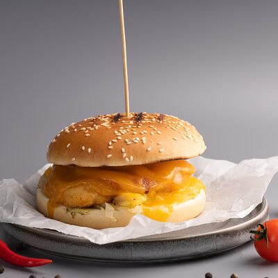 Бургер с курицей в Активити парк по цене 460 ₽