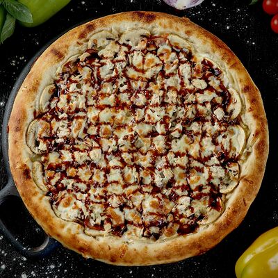 Пицца Барбекю 38 см в Hot Pizza по цене 1350 ₽