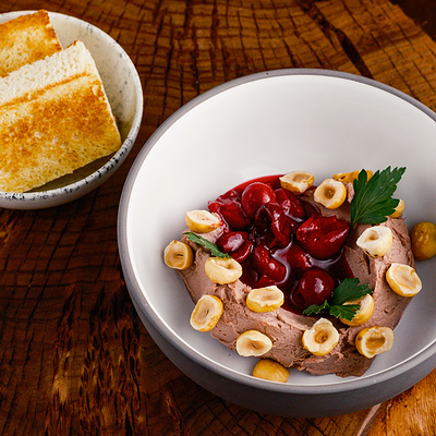 Паштет из утки, куриной печени с вишней и фундуком в Съели Сумели по цене 1010 ₽