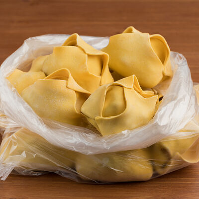 Манты с картофелем замороженные в Стритфуд Мантышка по цене 700 ₽