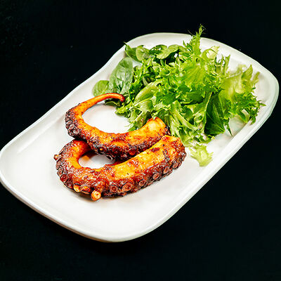 Осьминог на гриле в соусе черный перец в Mr. Lee по цене 6100 ₽