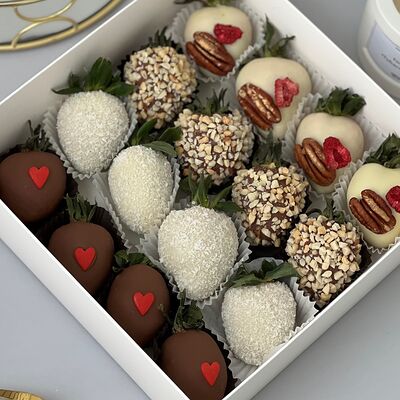 Клубника в шоколаде №33 в Lovely Berry по цене 3890 ₽