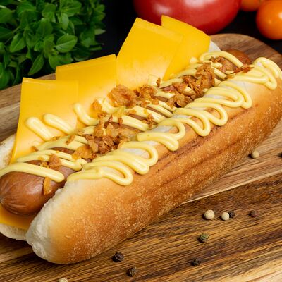 Хот-Дог Сырный с куриной сосиской в BRO ШАВЕРМА по цене 365 ₽