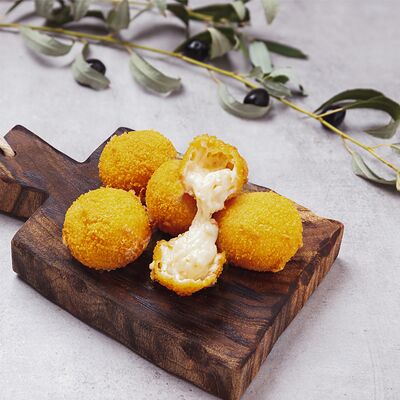 Сырные шарикив Пицца и Скепасти по цене 380 ₽