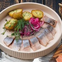 Сельдь пряного посола в D Lounge