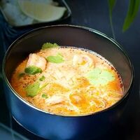 Том ям с морепродуктами в Секрет
