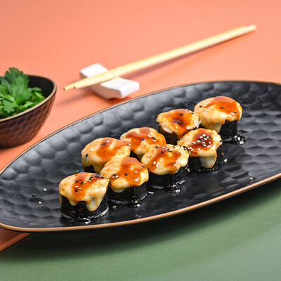 Ролл запеченный с креветкой в Зебры по цене 670 ₽