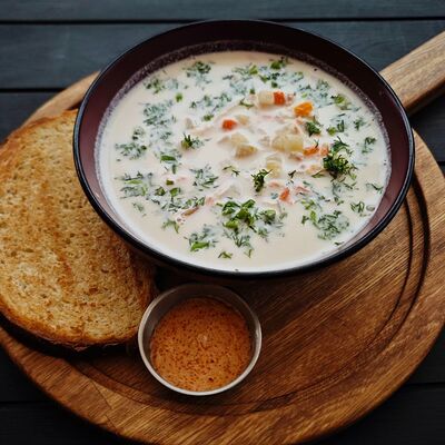 Уха царская с форшмаком и хлебом в Кума по цене 650 ₽