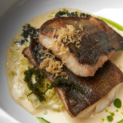 Терпуг с пореем в сливках, морским виноградом и картофелем пай в Великий Goodwine по цене 890 ₽